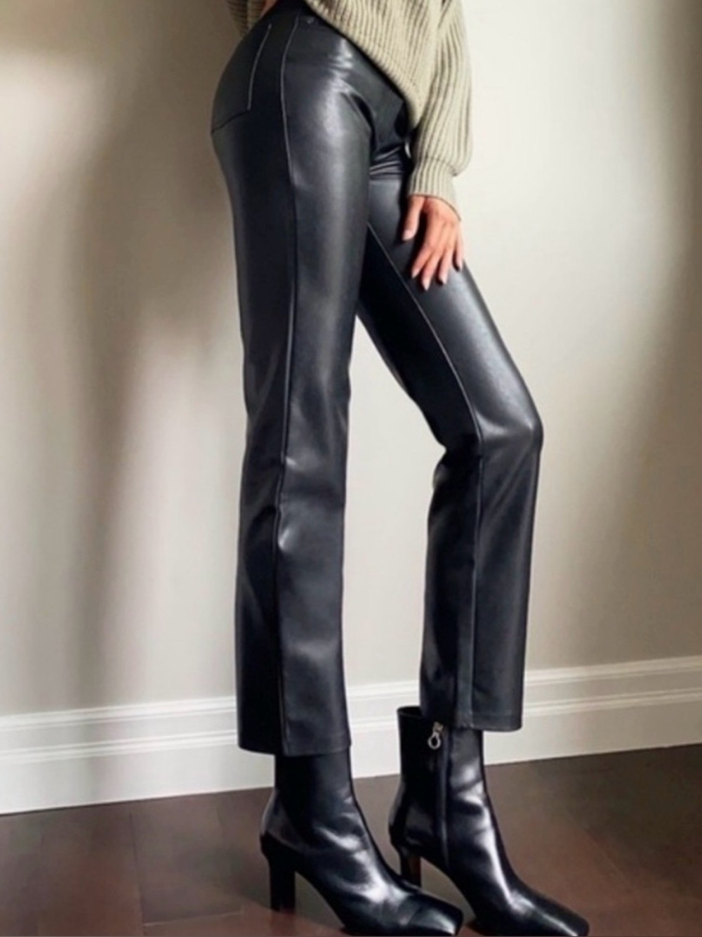 Aritzia Wilfred The Melina Pant in Black.‎